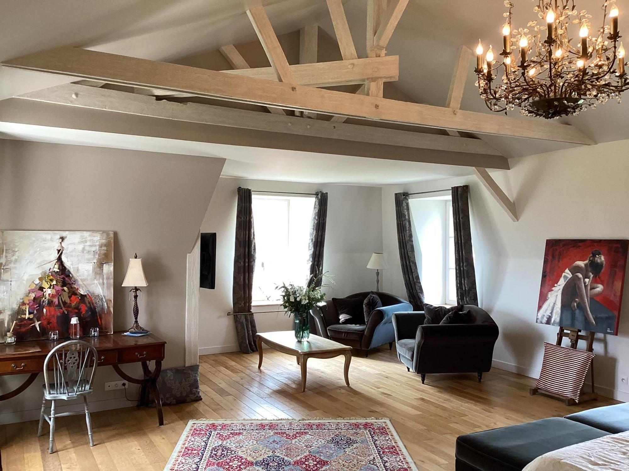 Au Chateau La Lucerne-d'Outremer